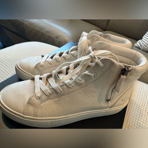 UGG White Olli High Top Leather Sneakers Size 9 - Picture 2 of 7